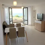 Gliko Seaside ביאלה