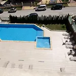 Gliko Seaside ביאלה